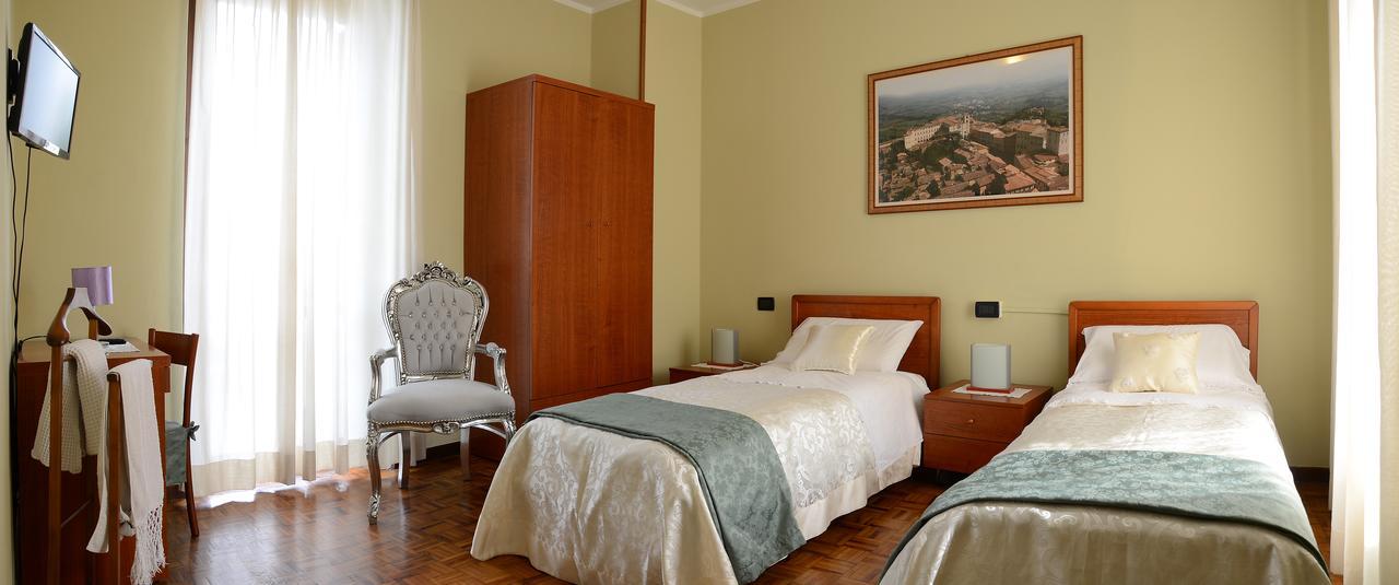 Hotel La Fenice Chiari Exterior photo