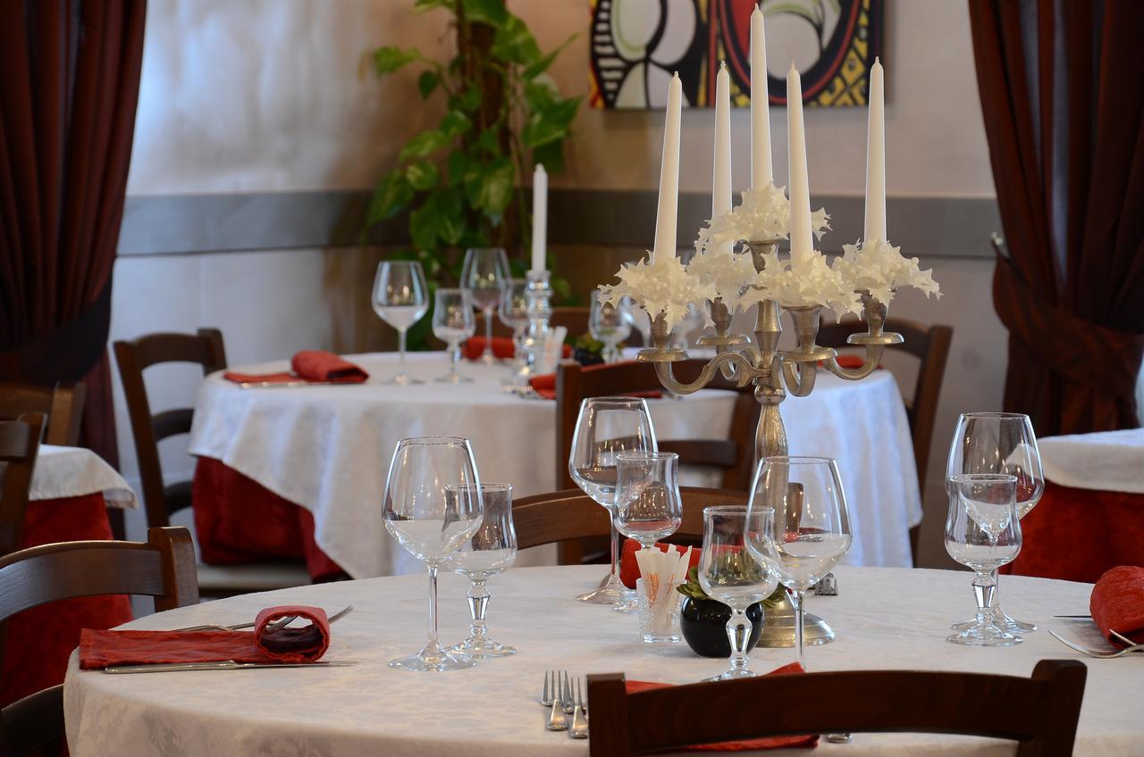 Hotel La Fenice Chiari Exterior photo